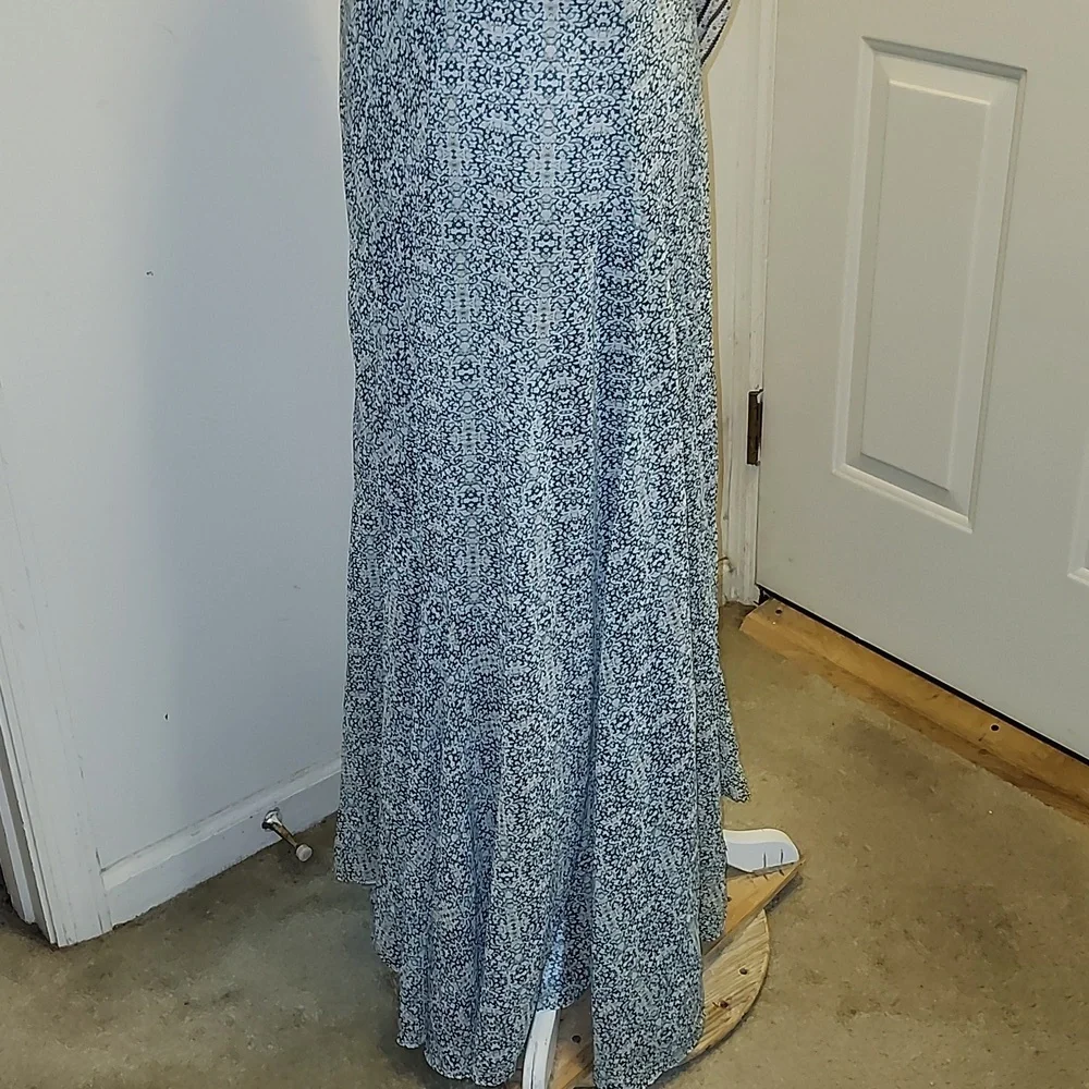 Cabi Maxi Slip Dress Flowy Size 8 Romantic Sexy Party - Picture 4 of 10